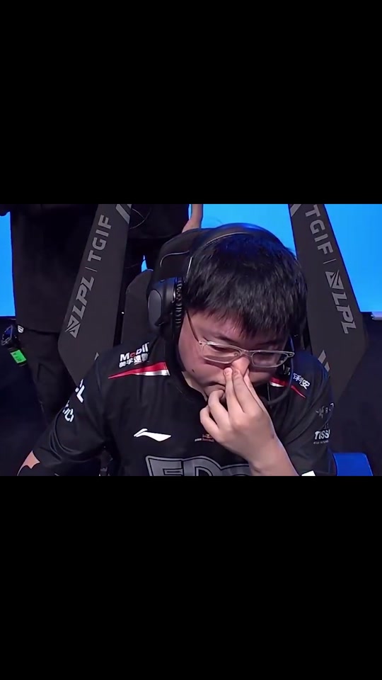 Uzi迎来十二赛季出色发挥，西班牙队观众热烈欢呼！