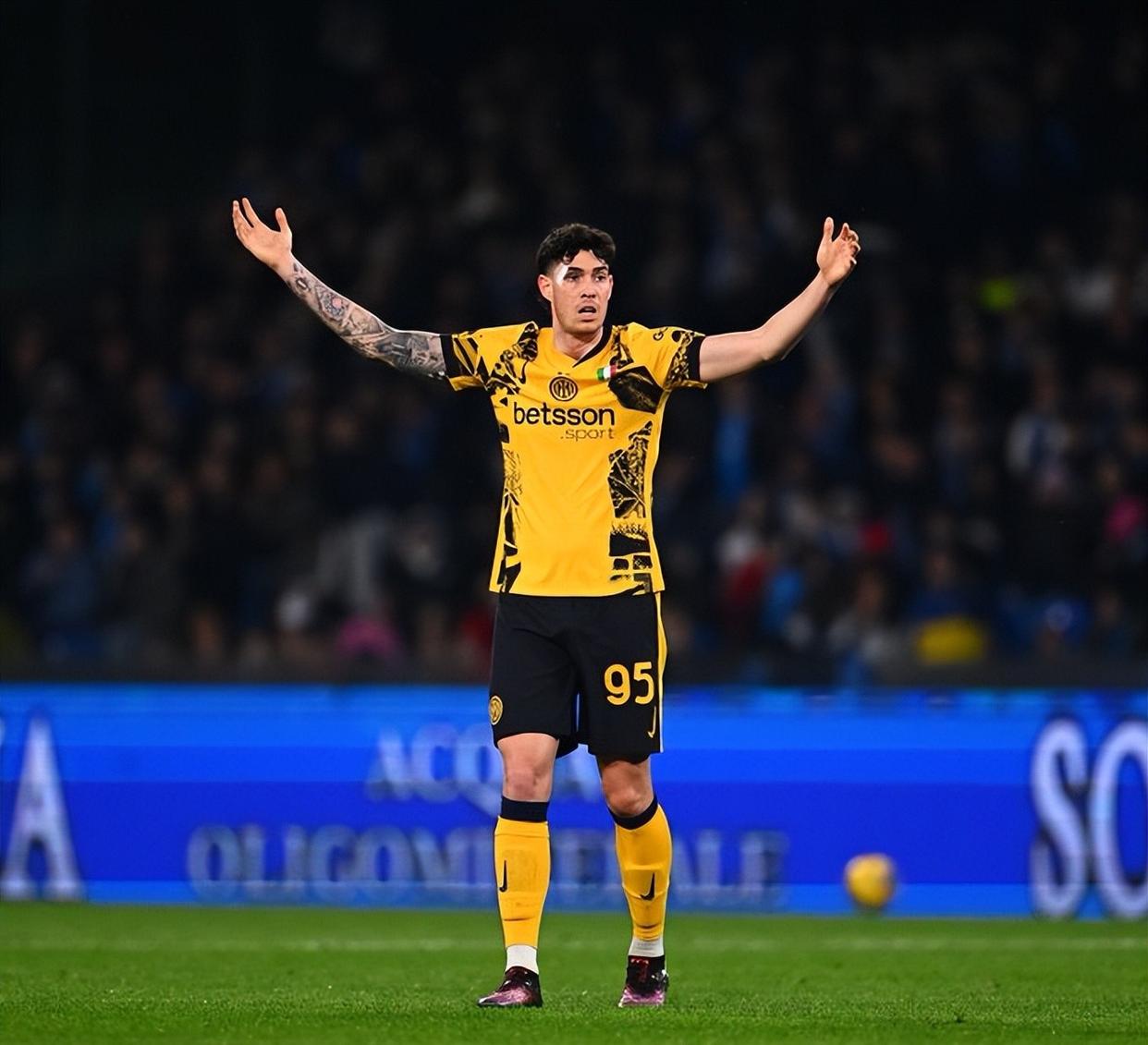 穆古鲁扎连续三场比赛得分超过战术调整，曼联不断突破！的简单介绍